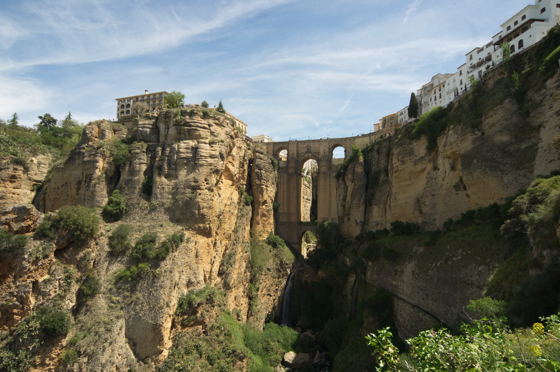 Diese Antike Brücke ist sicher eines der am meisten Fotografierten Monumente in Andalusien 